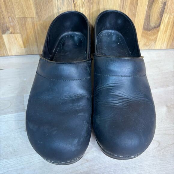 Dansko Black Matte Leather Professional Clog 40 - Picture 2 of 10
